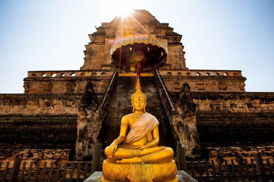 Chiang Mai: Temples and Street Food Night Tour by Tuk Tuk - What the two-hour schedule really means