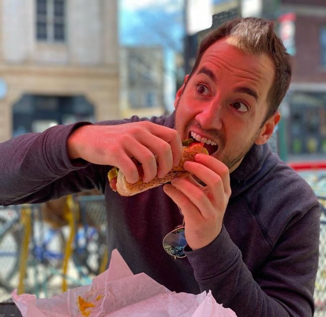 Chicago: Classic Food & Walking Tour with Free Bike or Kayak - The guides make or break the experience