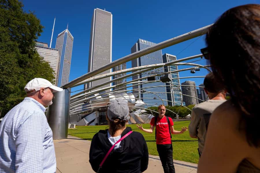 Chicago: Food, History and Architecture Tour - Popcorn, hot dogs, deep dish, and Italian beef