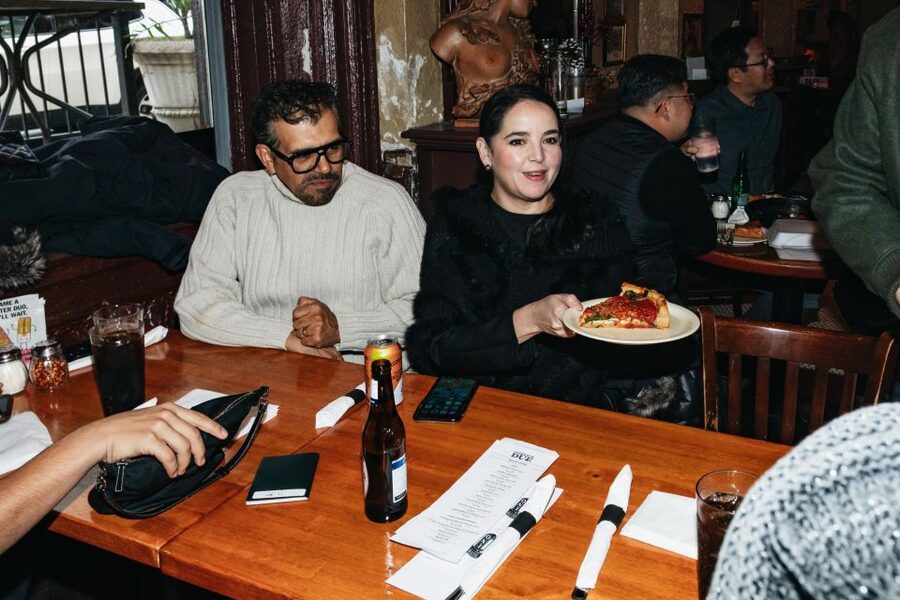 Chicago: Gangsters and Food Tasting Walking Tour - Guides make the difference