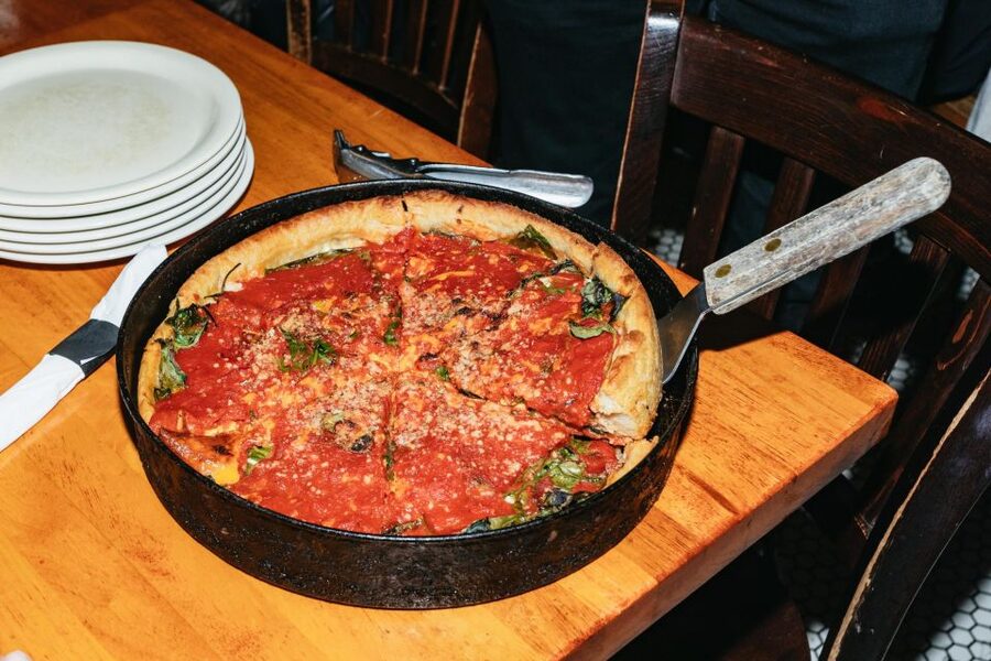 Chicago: Gangsters and Food Tasting Walking Tour - Pace, weather, and practical comfort