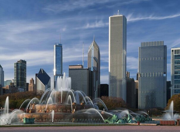 Chicago Loop District Food Tour with Deep Dish & Beef Sandwich - Key points at a glance