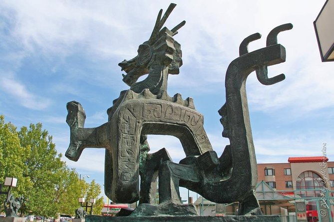 Chicago's Chinatown Food and Walking Tour - Pui Tak Center and the Gateway to Chinatown