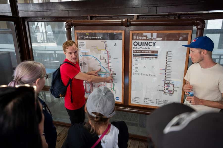 Chicago: The Ultimate Foodie Walking Tour with Tasty Stops - The final local treat and the useful finish