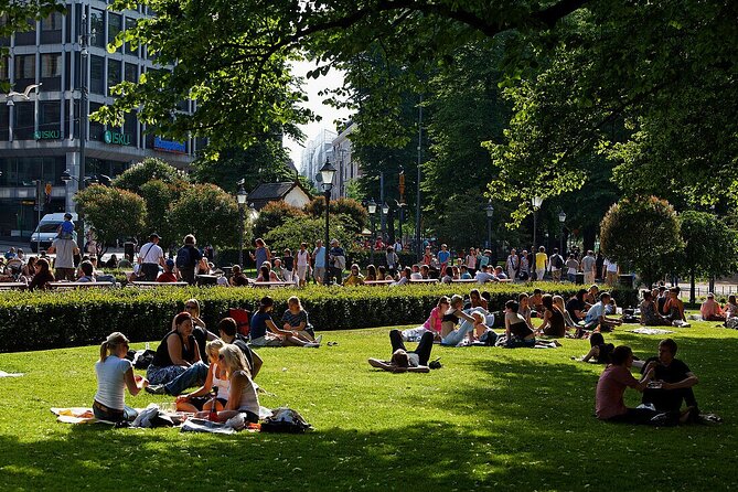 CITY Tour with Food Tasting in Helsinki - What the guides add to the day