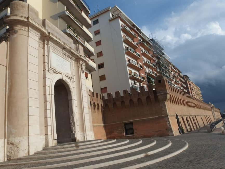 Civitavecchia: Historical and Culinary Walking Tour - Pastries, wine, and the generous final tasting