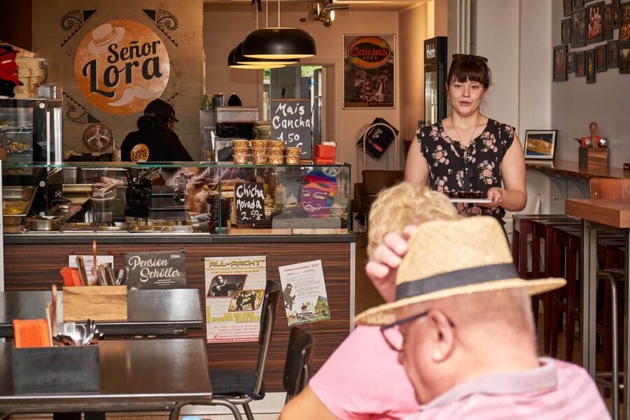 Cologne: Südstadt Guided Foodie Walking Tour - International stops among boutique and second-hand shops