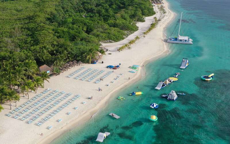 Cozumel: El Cielo, Palancar Reef, and Beach Party with Food - What the crew and organization add