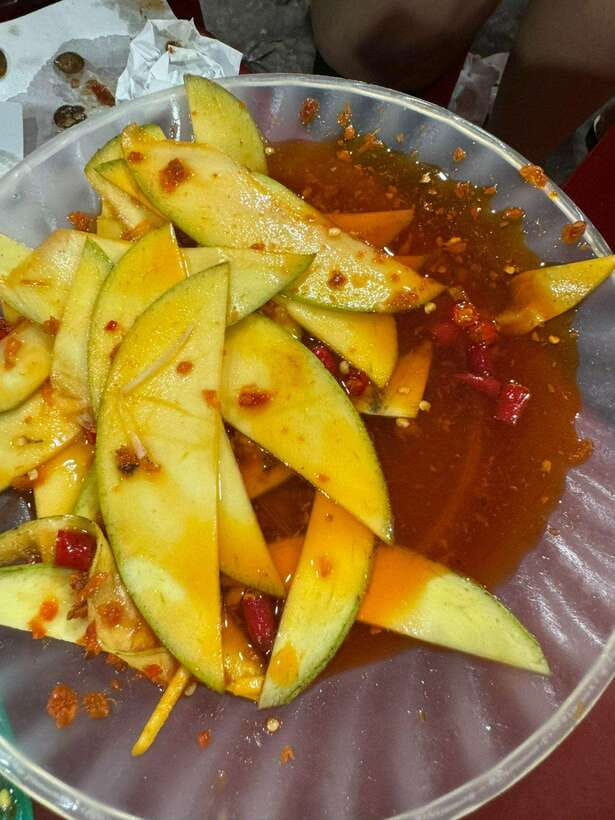 Da Nang City Street Food Private Tour With Local Students - Markets and neighborhood food stops