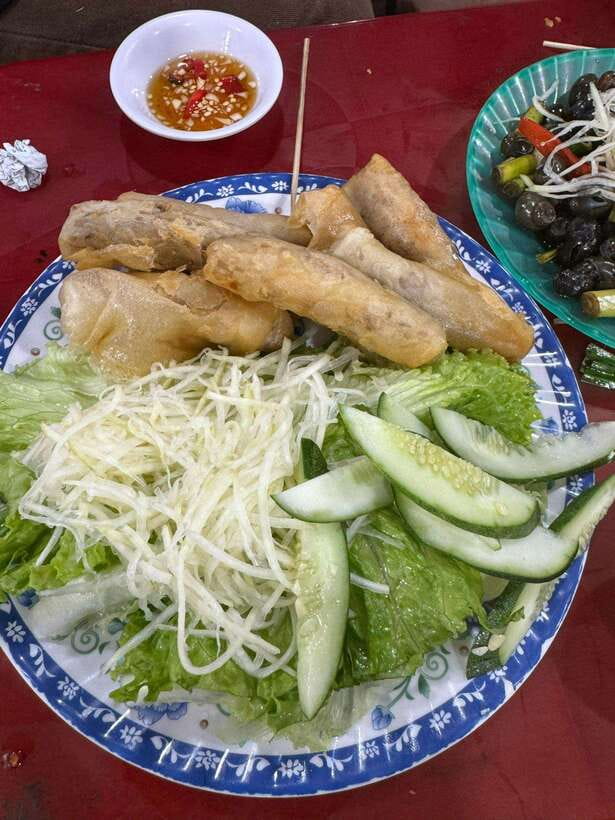 Da Nang City Street Food Private Tour With Local Students - Learning how to eat, not just what to eat
