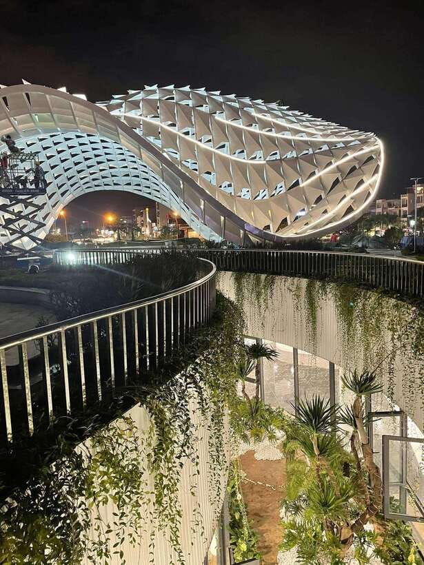 Da Nang: Culinary Tour by Night - Dragon Bridge, Han Bridge, Love Bridge, and APEC Park