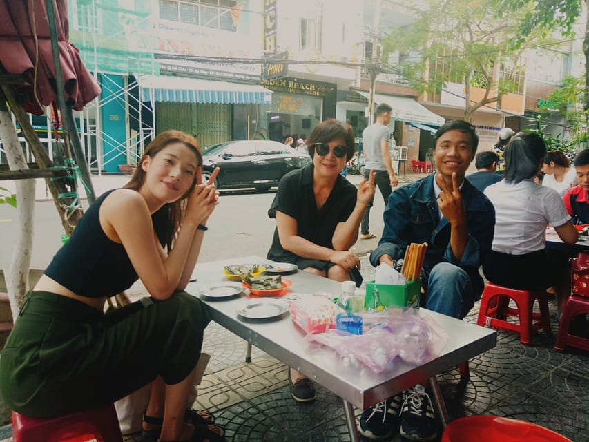 Da Nang: Culinary Tour by Night - Bargaining at Da Nang Night Market