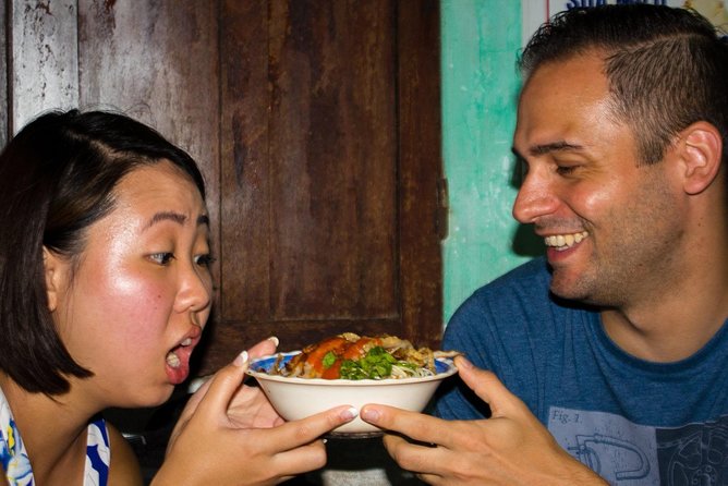 Da Nang Evening Food Tour - First tastes: rice cakes and Central Vietnamese snacks