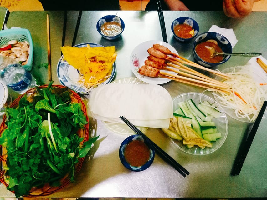 Da Nang: Local Street Food Walking Tour - Dessert and the final taste of Da Nang