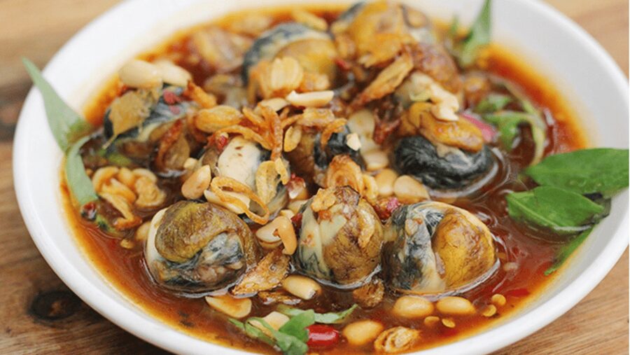 Da Nang: Local Street Food Walking Tour - Starting with coffee at Outta da Blue