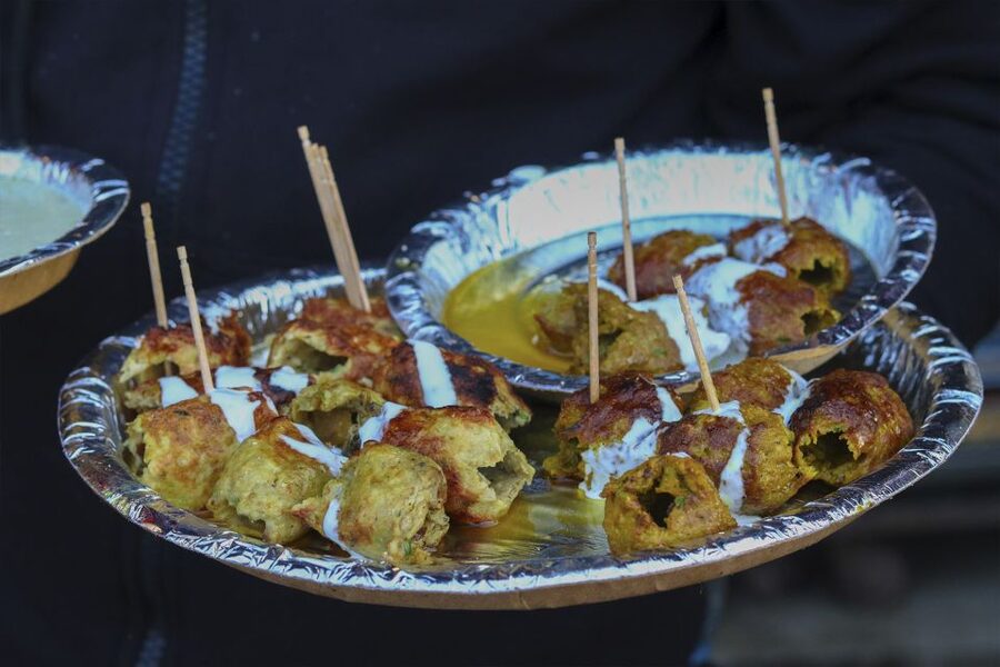 Delhi: Old Delhi Street Food Tour with Rickshaw Ride - The food stops: from chole bhature to jalebi
