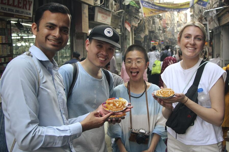 Delhi: Old Delhi Street Food Tour with Rickshaw Ride - Jama Masjid and Matia Mahal