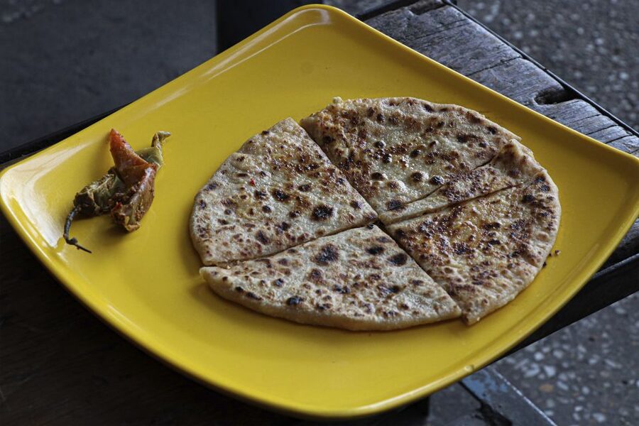 Delhi: Old Delhi Street Food Tour with Rickshaw Ride - The guides make the difference