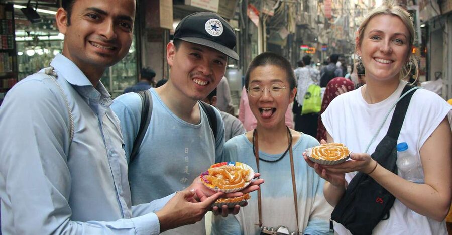 Delhi: Old Delhi Street Food Tour with Rickshaw Ride - Starting with the metro and Chandni Chowk