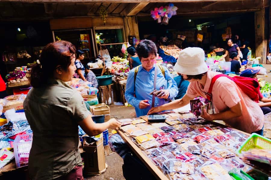 Denpasar: Museum, Traditional Market and Food Tasting Tour - Puputan Square and the city-center story