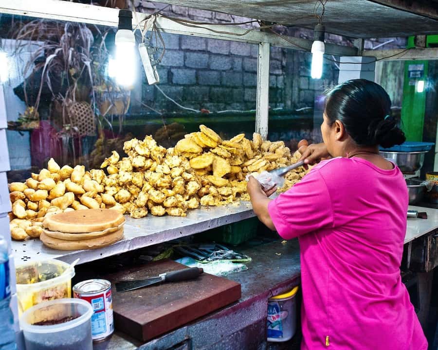 Denpasar: Night Street Food Walking Tour - Why Denpasar makes a better food stop than another resort dinner