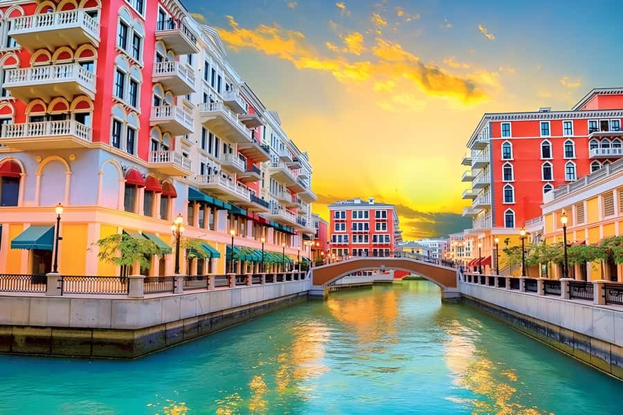 Doha: Pearl & Gewan Islands Food & Boat Tour with 7 Tastings - Shawarma beside the canals of Qanat Quartier