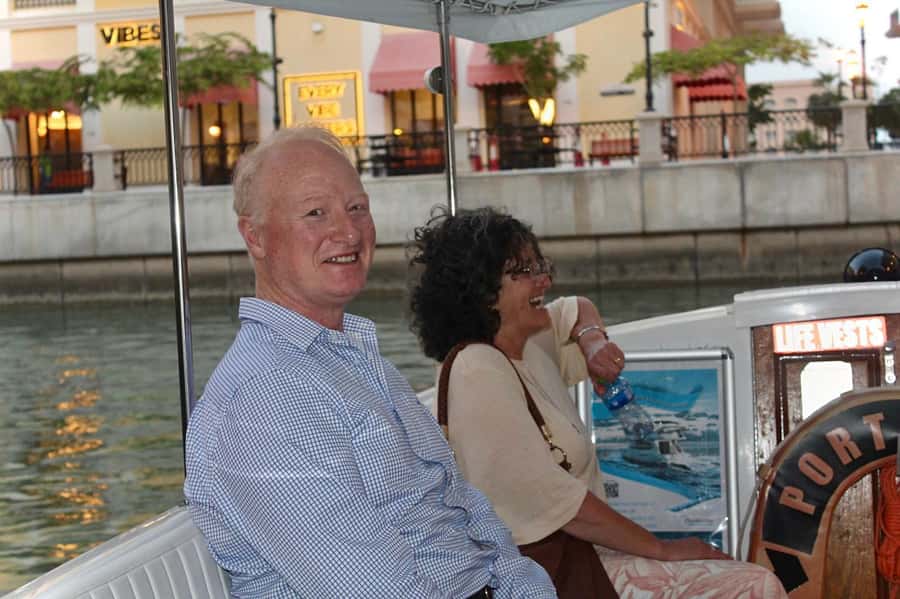 Doha: Pearl & Gewan Islands Food & Boat Tour with 7 Tastings - The electric boat finale