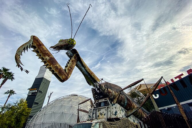 Downtown Las Vegas Food Tour of 6 Iconic Dishes & Hidden Gems - Fremont Street and the Battle for the Lights