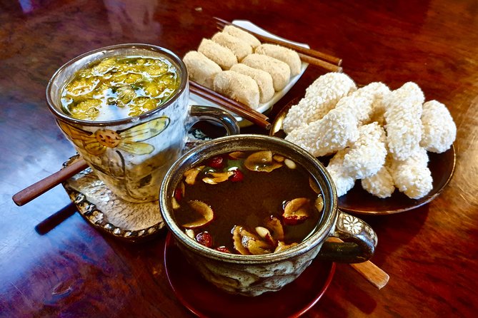 Downtown Seoul Guided Food & Market Tour with 8+ Local Tastings - The guides make or break the experience