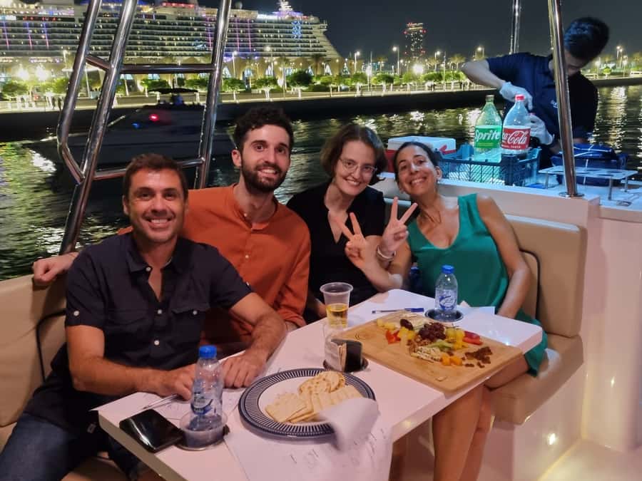 Dubai: Luxury Sightseeing Cruise with Food and Drinks - Who should book this cruise