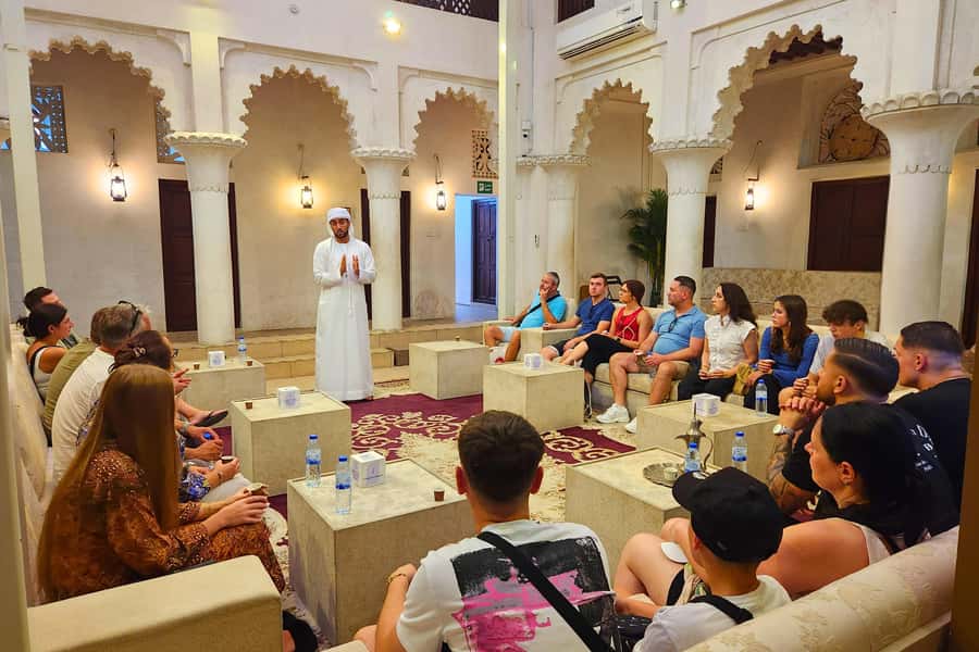 Dubai: Premium Old Town, Street Food, Souks & Boat Ride Tour - Why this Old Dubai tour works so well