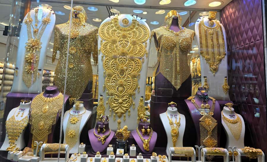 Dubai: Premium Old Town, Street Food, Souks & Boat Ride Tour - Pace, group size, and guide quality