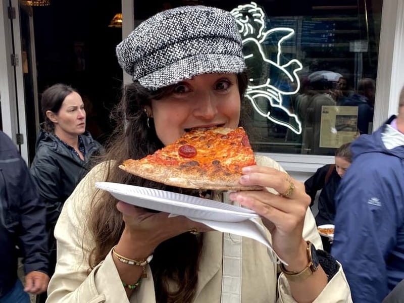 Dublin: Walking Tour for Foodies with Tastings - Pizza, cheese, and a changing Dublin food scene