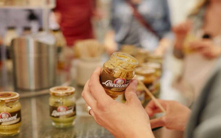 Düsseldorf: Culinary Soul Guided Tour - Carlsplatz is where the tour earns its keep