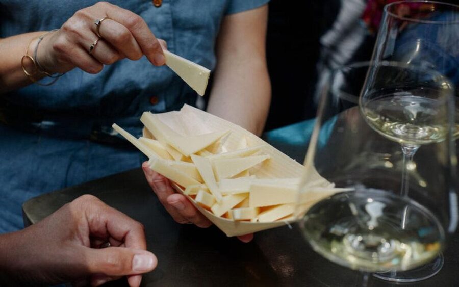 Düsseldorf: Culinary Soul Guided Tour - Uerige brewery brings Düsseldorf’s beer culture to life