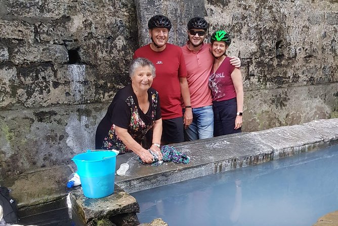 E-Bike Food and Wine Tour in the Sorrento Peninsula - Guides and road safety