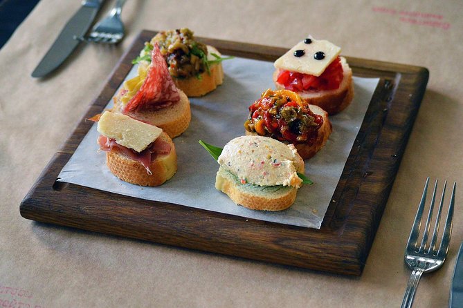 Eat Like a Local: Venice 3-Hour Small-Group Food Tasting Tour - Ending with artisan gelato