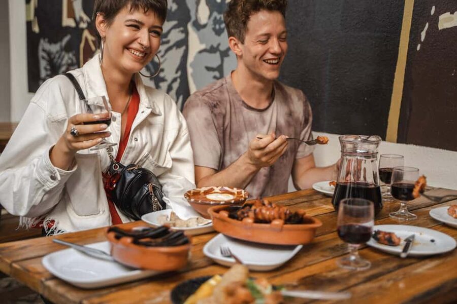 Eat & Walk Through Lisbon: A Local Food & Wine Experience - Praça do Comércio and the story of new Lisbon