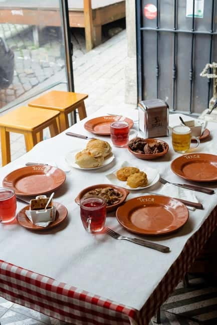 Eat your way through Porto! - Finishing with coffee and a Portuguese pastry