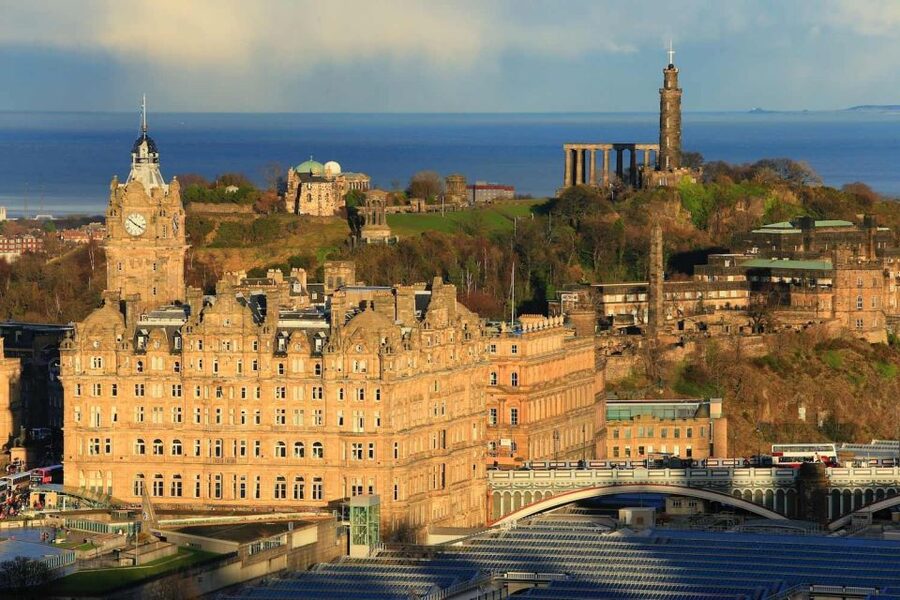 Edinburgh: Food & Drink Tasting Tour - The drinks are part of the lesson