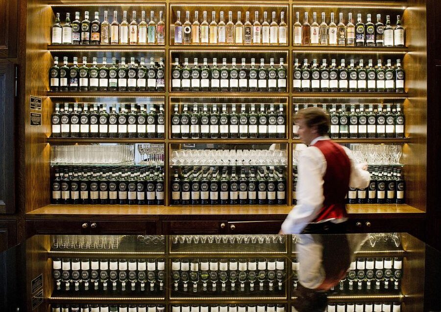 Edinburgh: Food & Drink Tasting Tour - Why four venues work better than one restaurant
