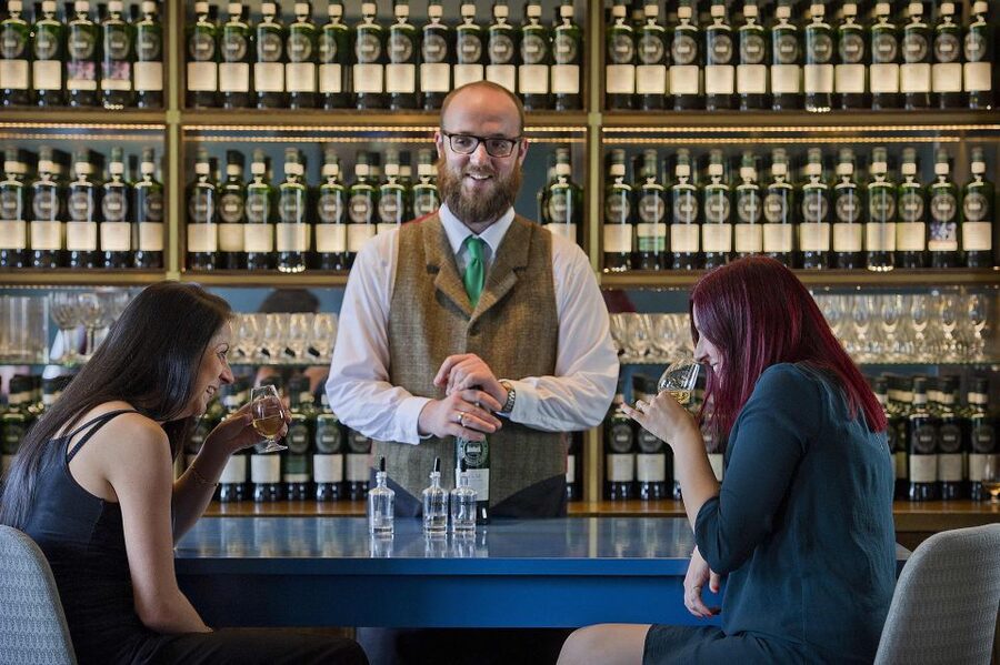 Edinburgh: Food & Drink Tasting Tour - Dietary needs, timing, and group choices
