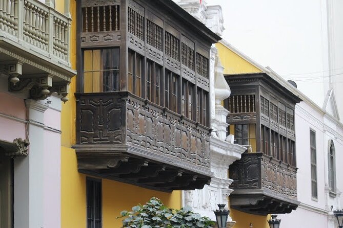 Experience Lima: Taste 12 Snacks and Visit Top Monuments - San Francisco and the catacombs are the afternoon’s centerpiece