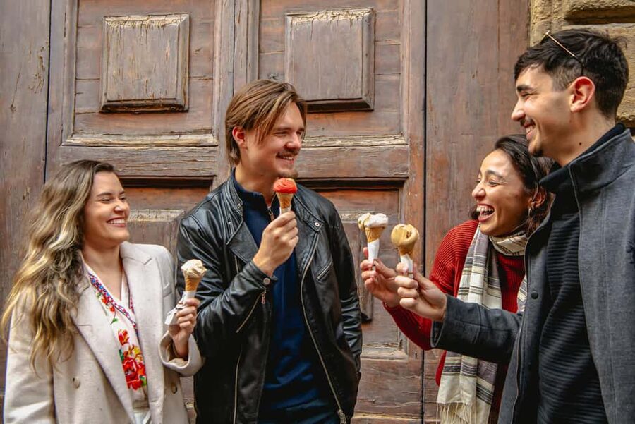 Florence: Flavours of Tuscany Food Tour - Starting with Florence’s quieter Oltrarno side