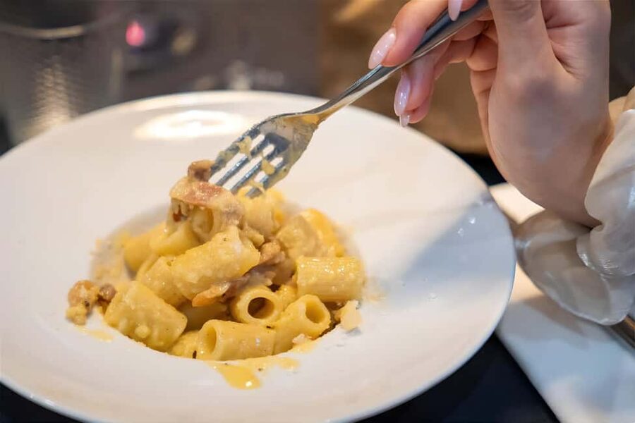 Florence: Flavours of Tuscany Food Tour - Chianti wine, water, and non-alcoholic choices