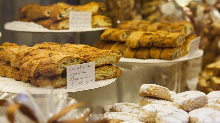 Florence Foodies Tour: Savor Tuscan Flavors & Fine Wine - The first plate: salumi, pecorino, and olive oil