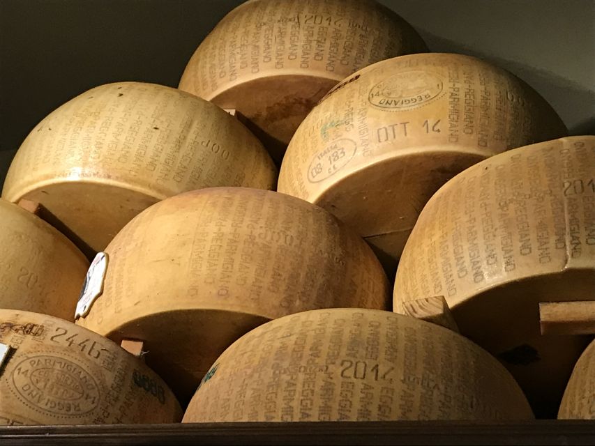 Florence: Guided Food Tour with Fiorentina Steak and Wine - BABAE: local snacks, spirits, and a wine-window tradition
