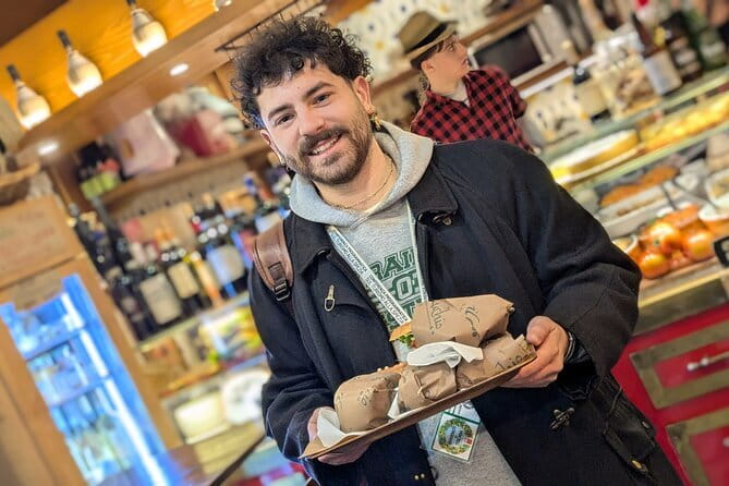 Florence Street Food Walking Tour with Wine in Duomo Area - Key points at a glance