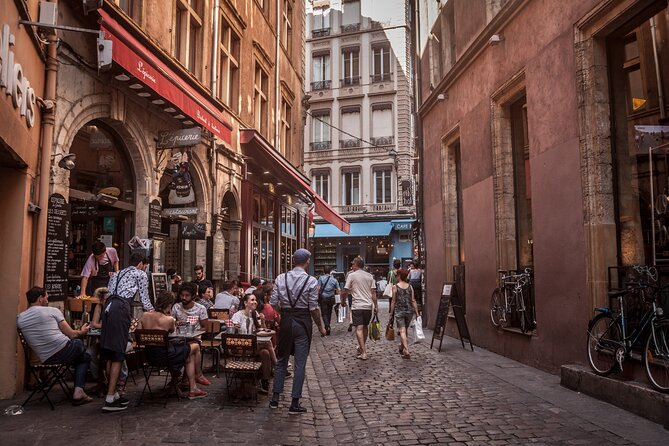 Food Tour in Lyon – A Full Taste of France by Do Eat Better - The walking conditions and language details matter