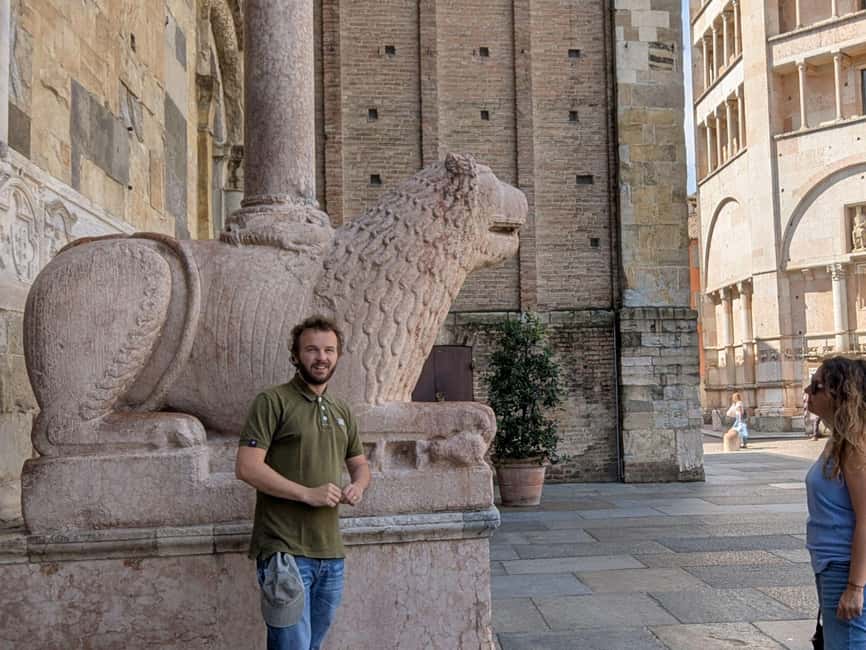 Food Tour with Tastings & Sightseeing in Parma - The secret stop and the final wine table
